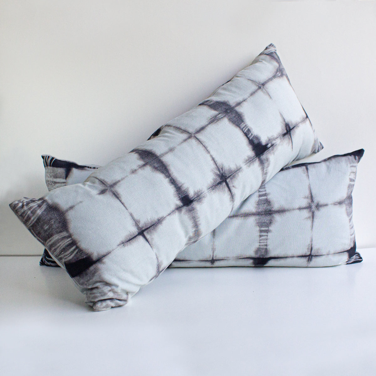 Set 2 Cojines Lino Acqua Shibori by Paula Délano