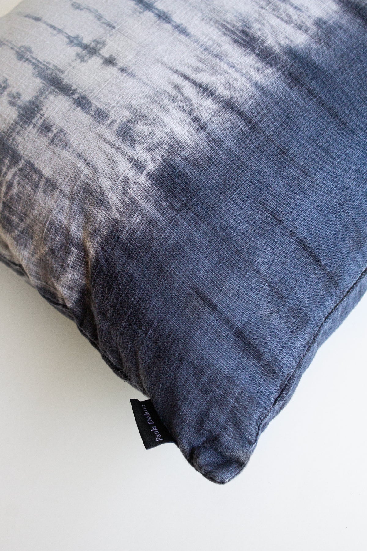 Set 2 Cojines Lino Amanecer en el Bosque Shibori by Paula Délano