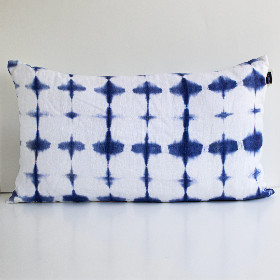 Set 2 Cojines Lino Tinta en Azul Shibori by Paula Délano