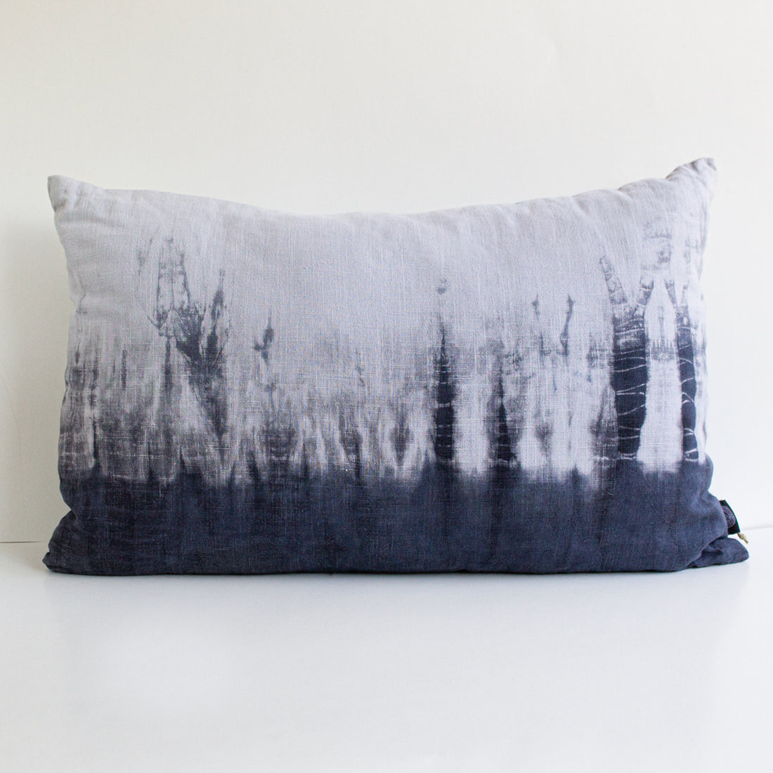 Set 2 Cojines Lino Amanecer en el Bosque Shibori by Paula Délano