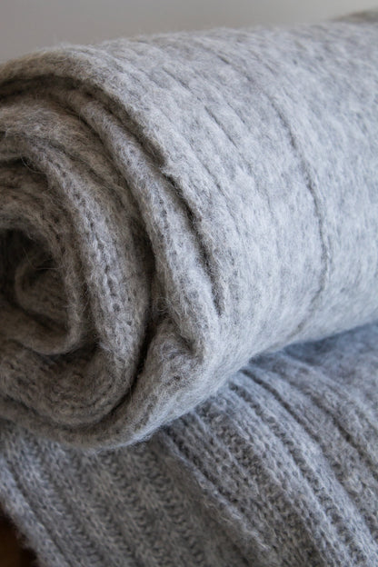 Manta Alpaca Suri Peinada Gris Perla 140x190 cms