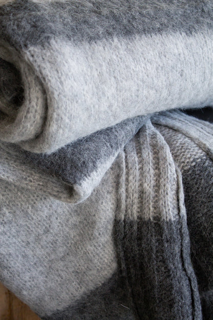 Manta Baby Alpaca Peinada Gris Rayas 140x200 cms