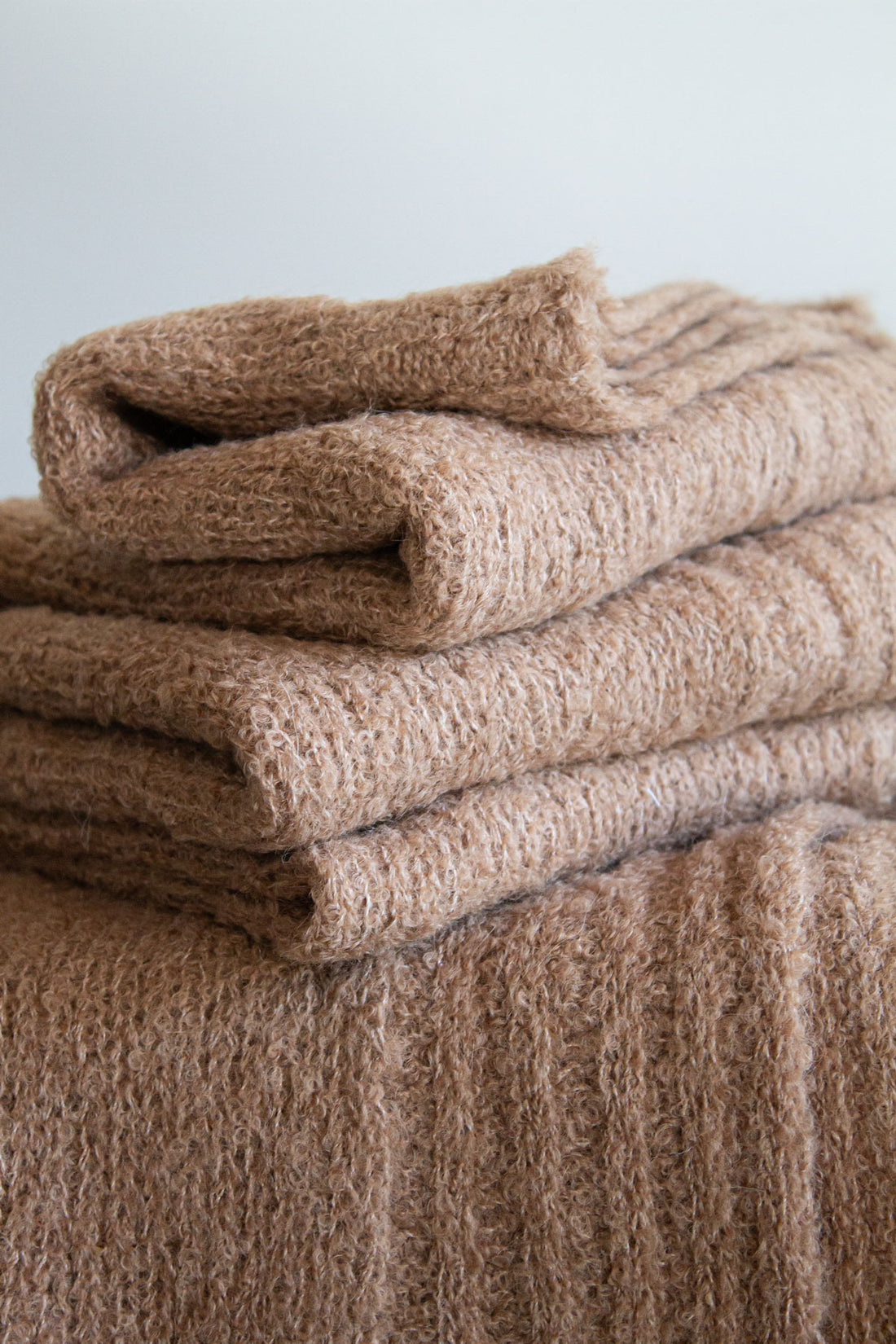 Manta Alpaca Suri Bouclé Camel 110x175 cms