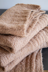 Manta Alpaca Suri Bouclé Camel 110x175 cms