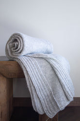 Manta Alpaca Suri Peinada Gris Plata 140x190 cms