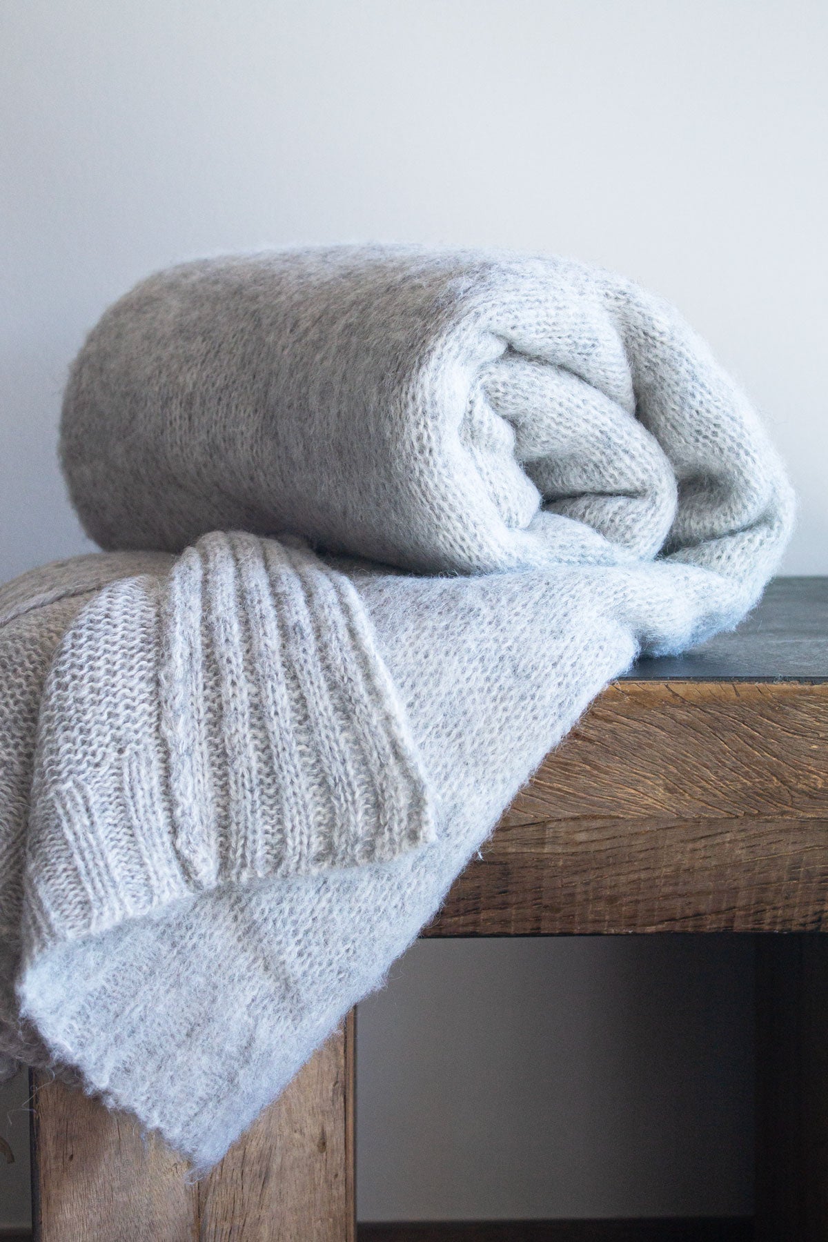 Manta Alpaca Suri Peinada Gris Plata 140x190 cms